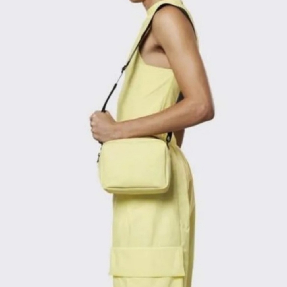 NWT rains straw color box bag